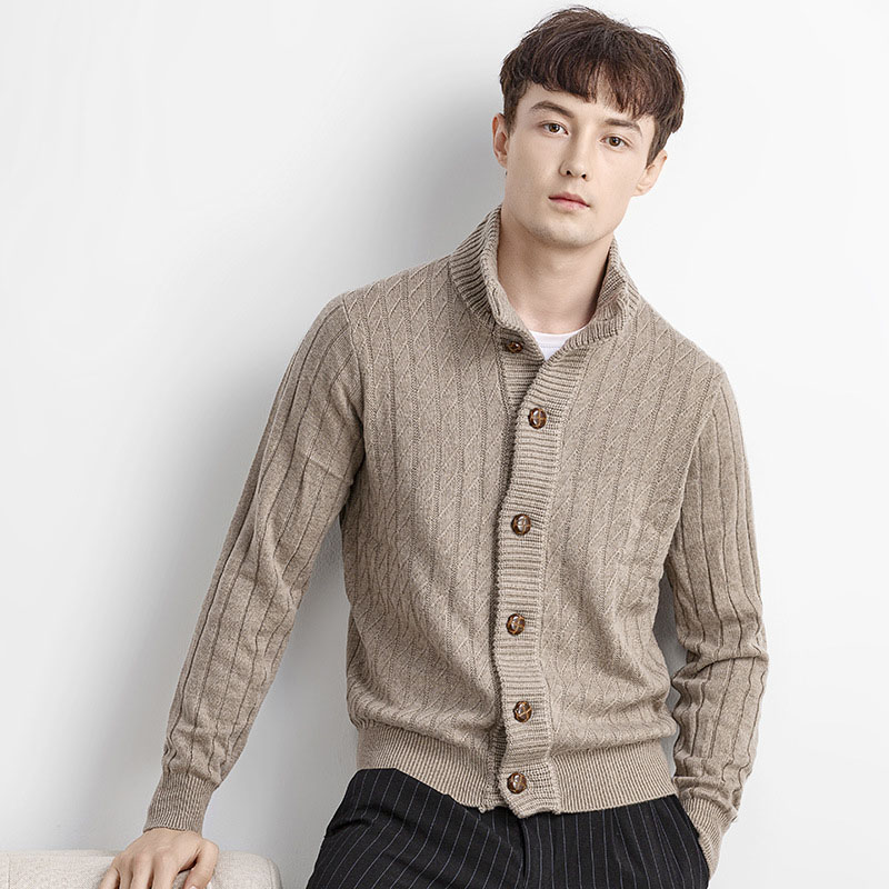 São itens clássicos indispensáveis ​​na indústria da moda, proporcionando às pessoas suéteres de lã confortáveis, elegantes e diversificados, suéteres de lã, blusas de pescoço alto, cardigans de caxemira.