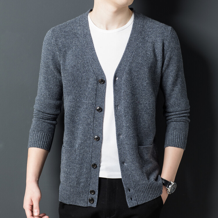 Cardigan de lã com botão